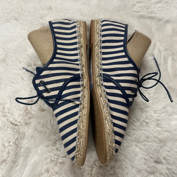 NEW Tesori nautical Canvas Espadrille sneaker sz 8 - Picture 3 of 9